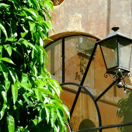 Casa Di Santa Francesca Romana A Ponte Rotto 3*