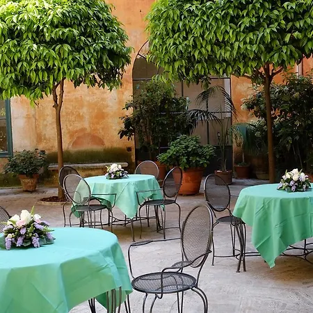 Casa Di Santa Francesca Romana A Ponte Rotto 3* Roma