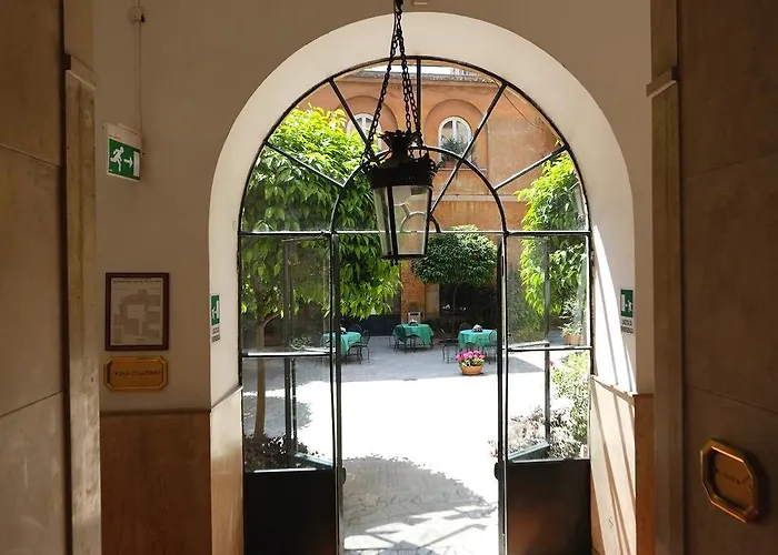 Casa Di Santa Francesca Romana A Ponte Rotto 3* Rome