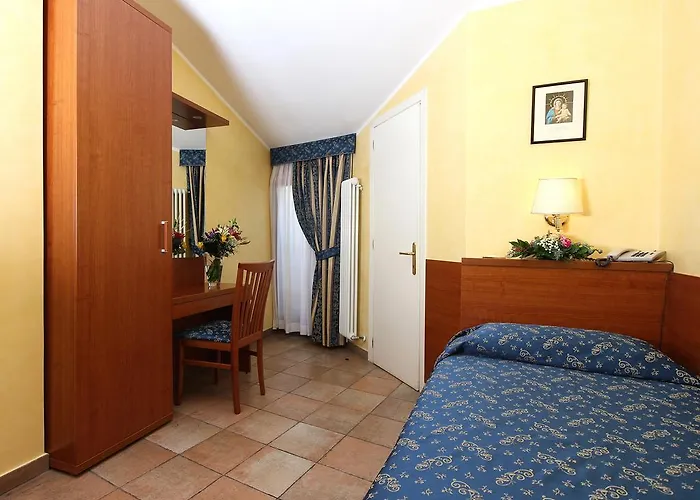 Casa Di Santa Francesca Romana A Ponte Rotto Guest house