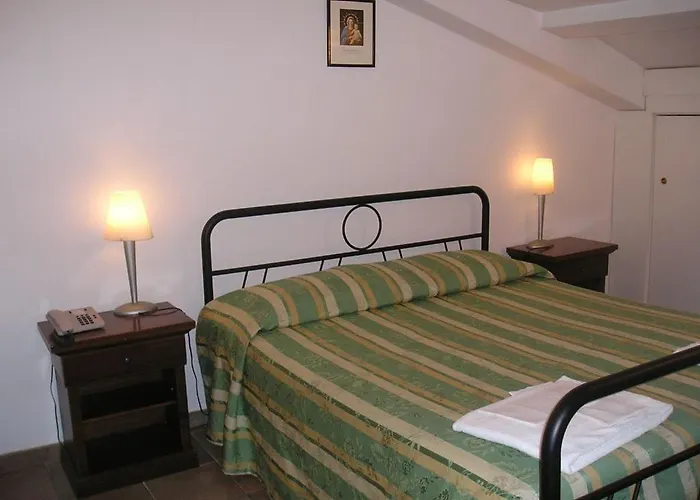 Casa Di Santa Francesca Romana A Ponte Rotto