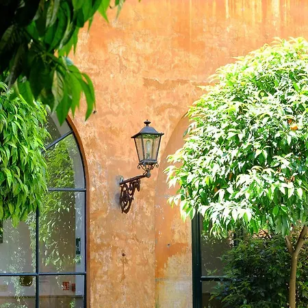 Casa Di Santa Francesca Romana A Ponte Rotto Penzion Řím