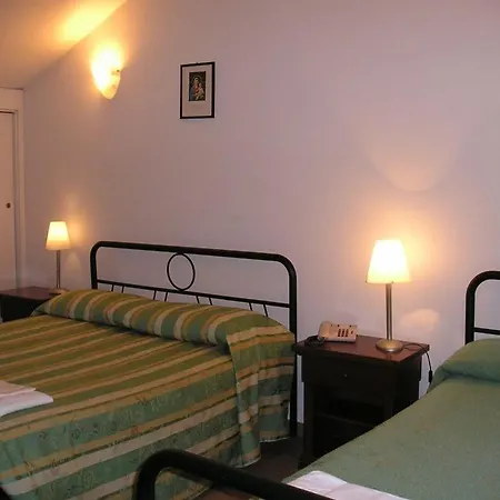 Casa Di Santa Francesca Romana A Ponte Rotto