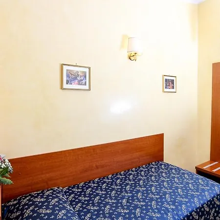 Casa Di Santa Francesca Romana A Ponte Rotto Рим